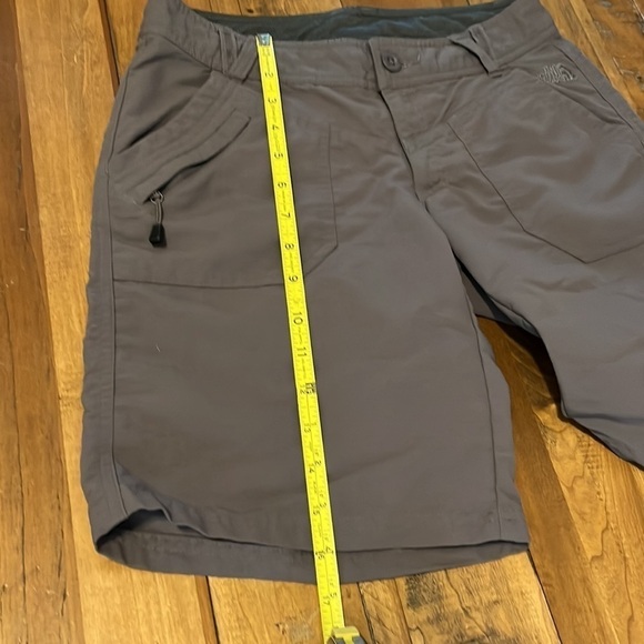 𝅺the North Face women’s 100% Nylon brown hiking shorts, 4, in good condition - Picture 7 of 7